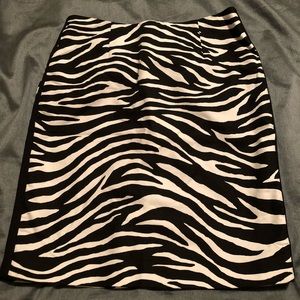 Whbm black and white animal print skirt